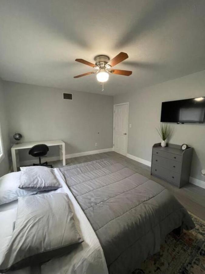 Cheerful Home Minutes From The Airport And Raymond James Stadium! 탬파 외부 사진