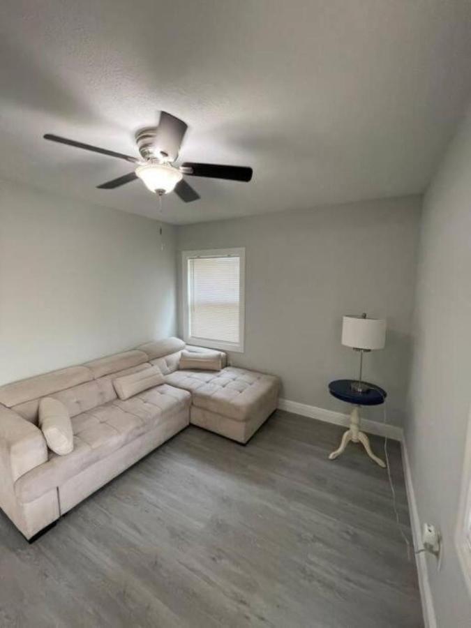 Cheerful Home Minutes From The Airport And Raymond James Stadium! 탬파 외부 사진