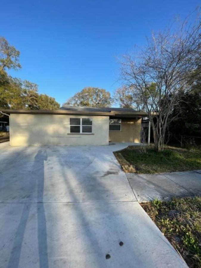 Cheerful Home Minutes From The Airport And Raymond James Stadium! 탬파 외부 사진