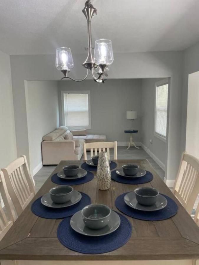 Cheerful Home Minutes From The Airport And Raymond James Stadium! 탬파 외부 사진